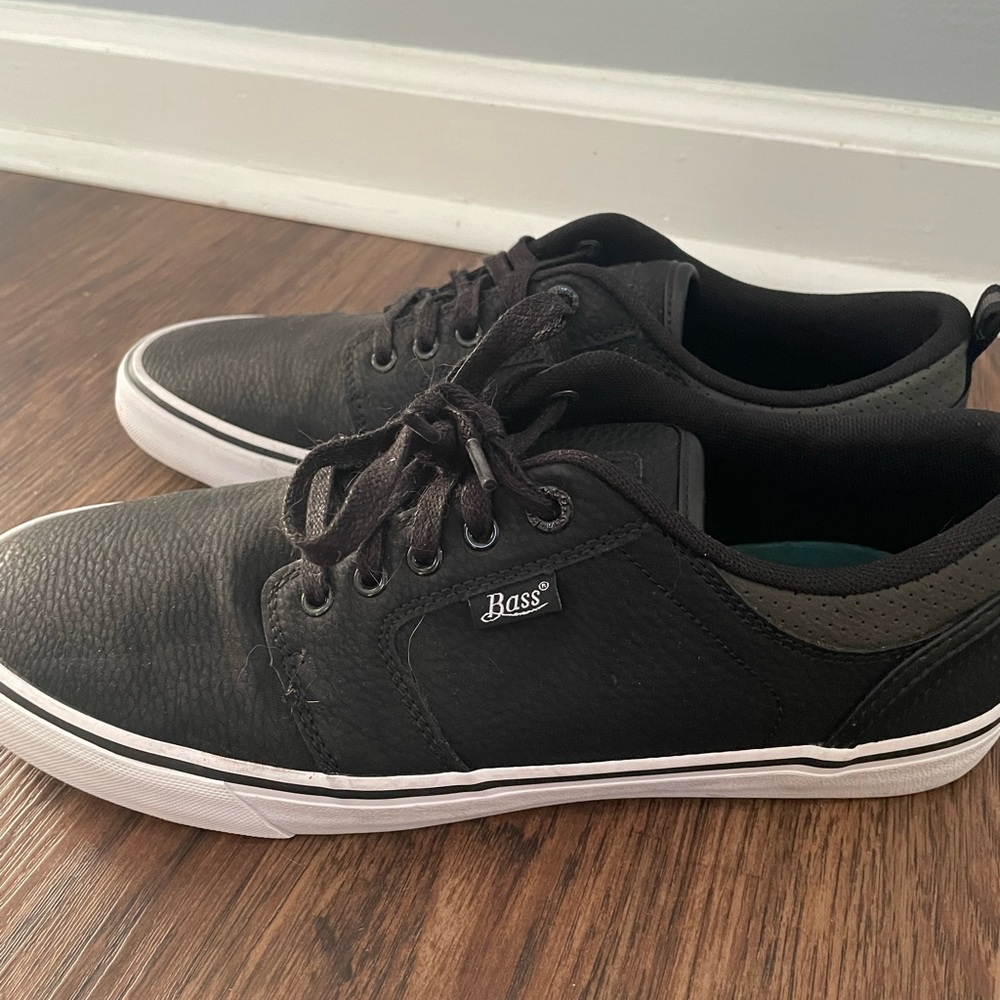 Bass Men's Dark Leather Sneakers